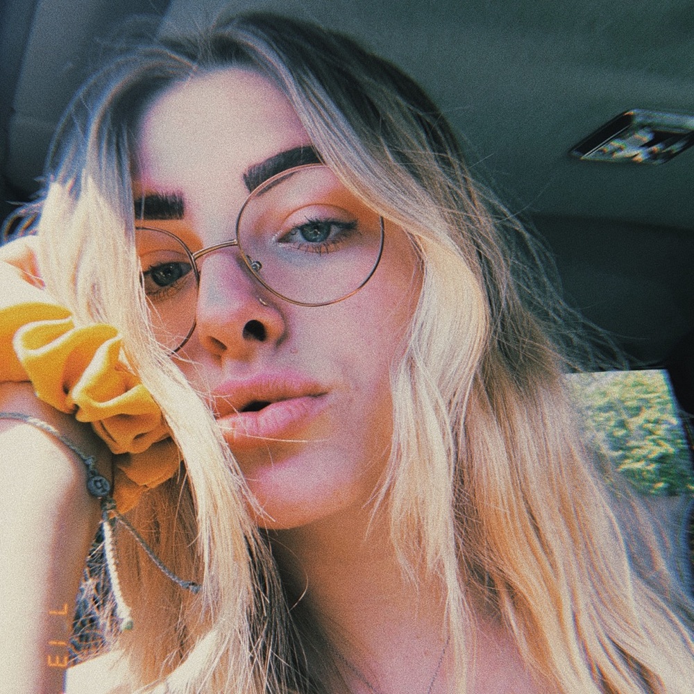 Meet your Posher, Becca